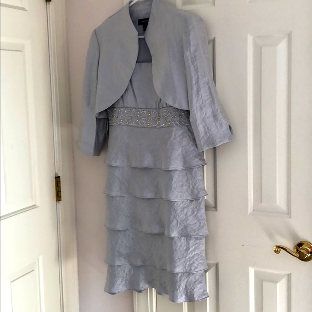 R&M Richards Cocktail dress size 8 silver